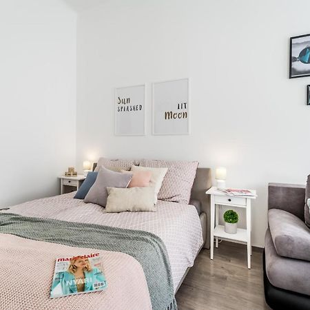 Sun-Splashed Retreat In The Heart Of A Vibrant Quarter Βουδαπέστη Εξωτερικό φωτογραφία